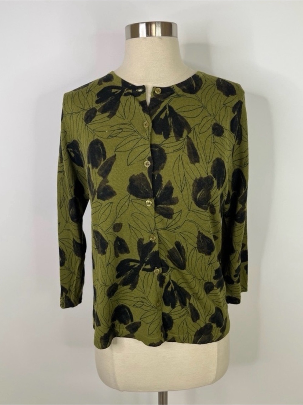 Garnet Hill 100% Merino Wool Olive Green Button-Front Floral sweater
